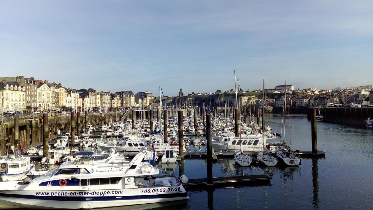 Duplex Du Pollet Apartment Dieppe Bagian luar foto
